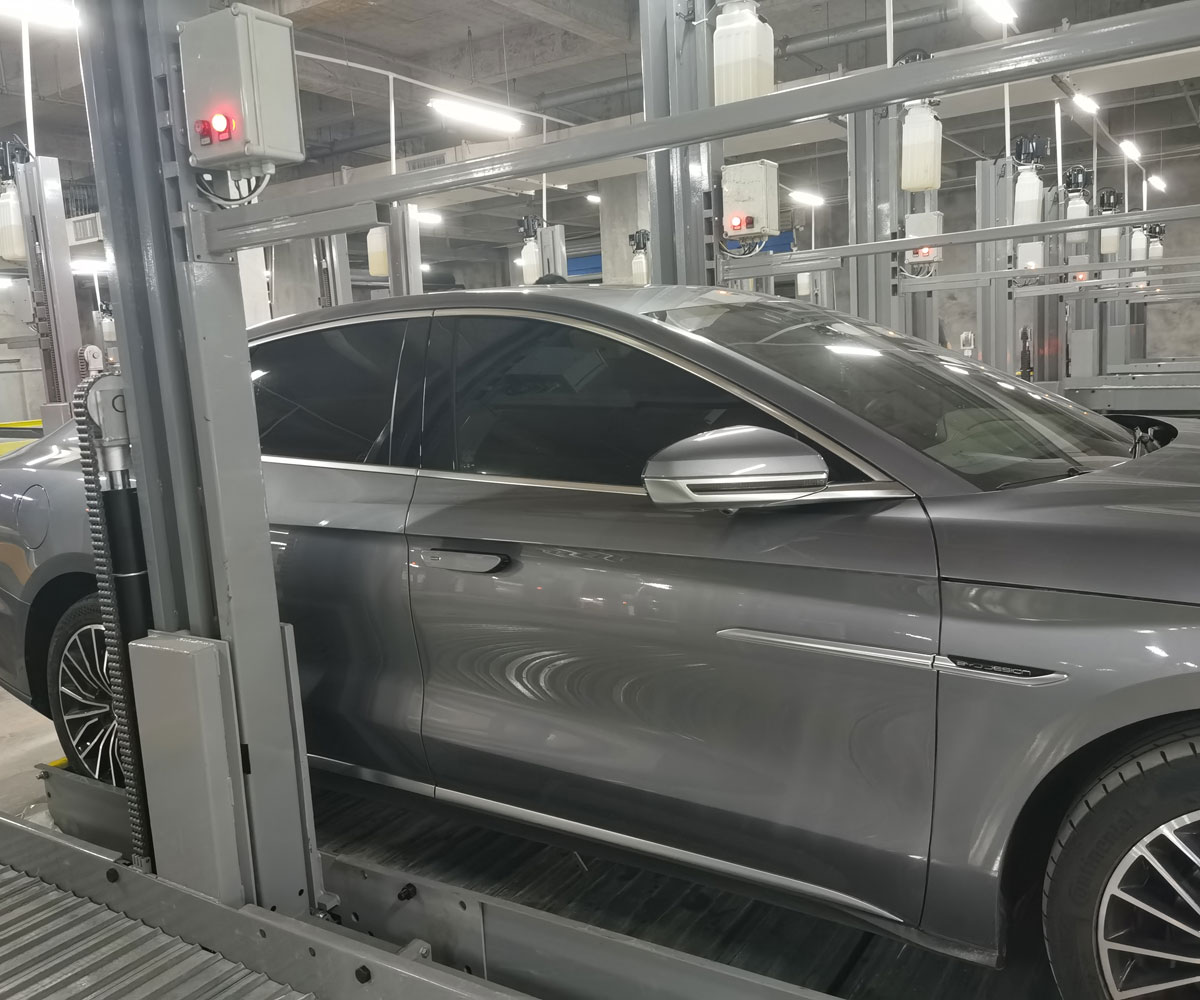 家用簡易升降機械式停車設備過驗收.jpg